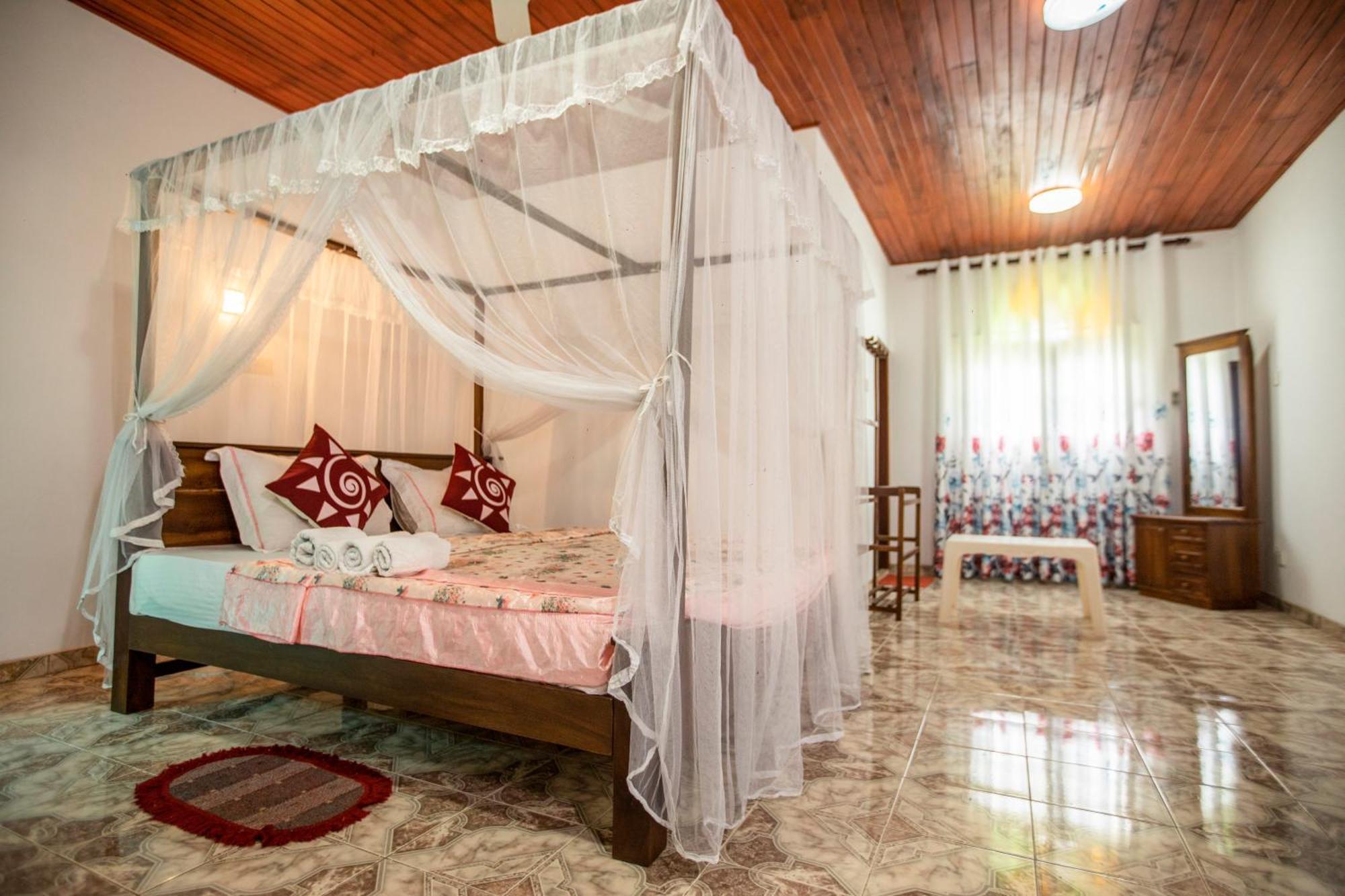 Three Shades Bed & Breakfast Гале Екстериор снимка