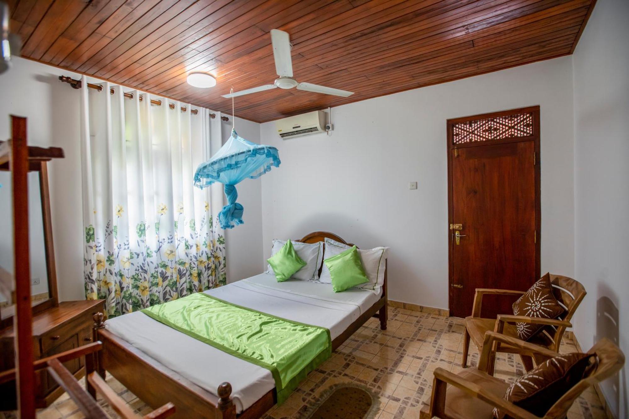 Three Shades Bed & Breakfast Гале Екстериор снимка