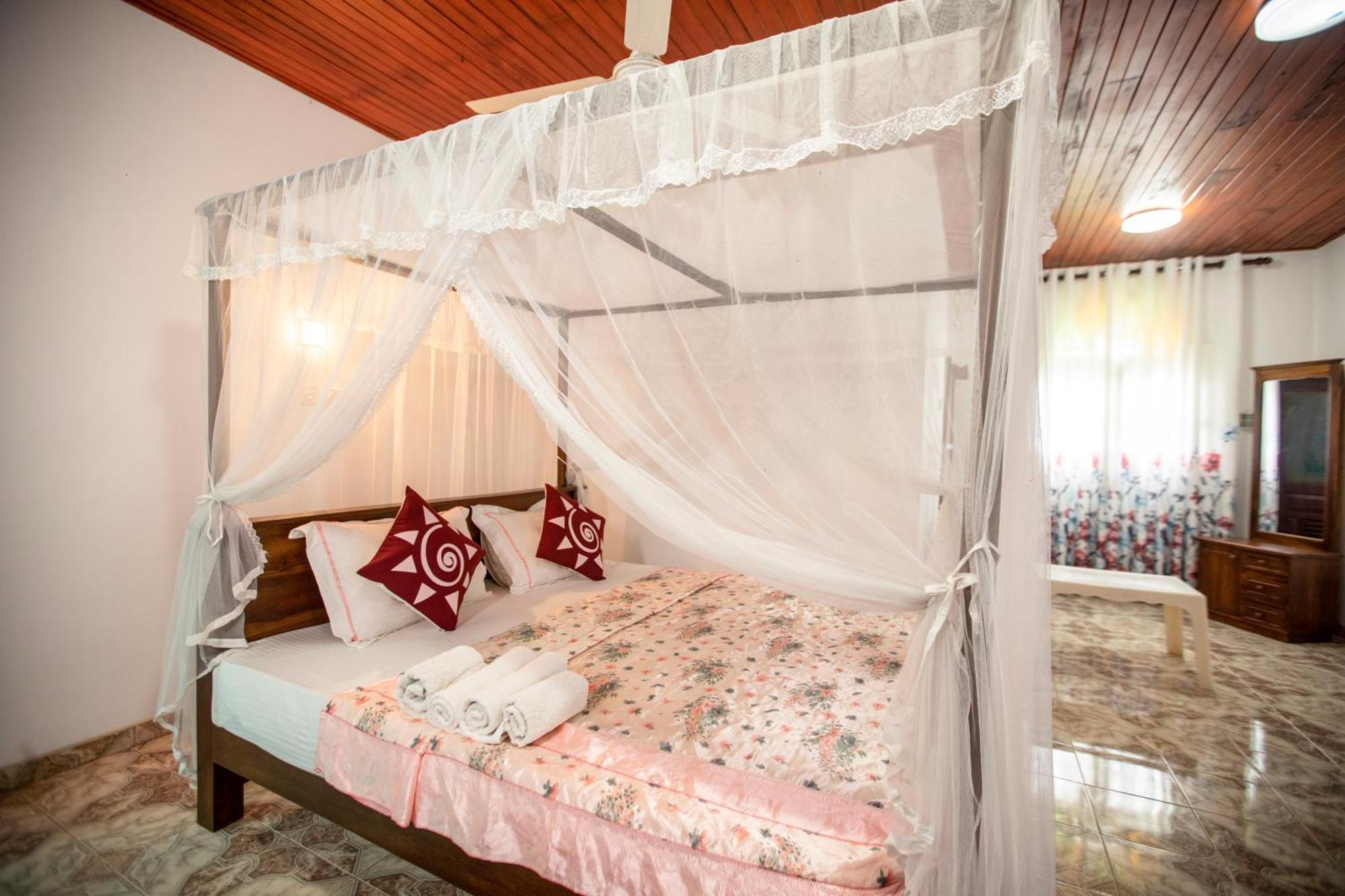 Three Shades Bed & Breakfast Гале Екстериор снимка