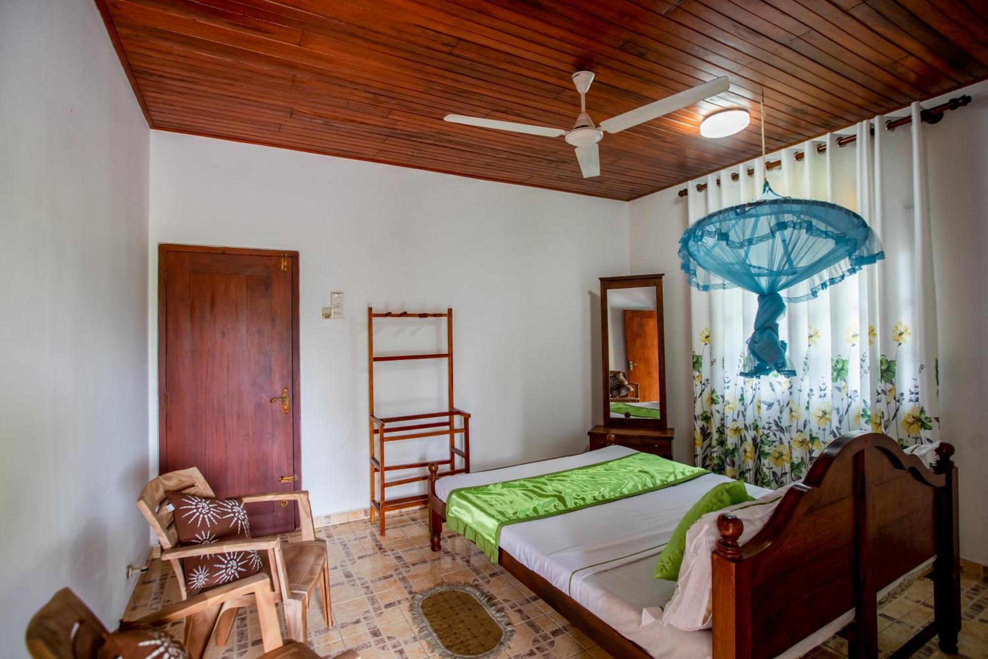 Three Shades Bed & Breakfast Гале Екстериор снимка
